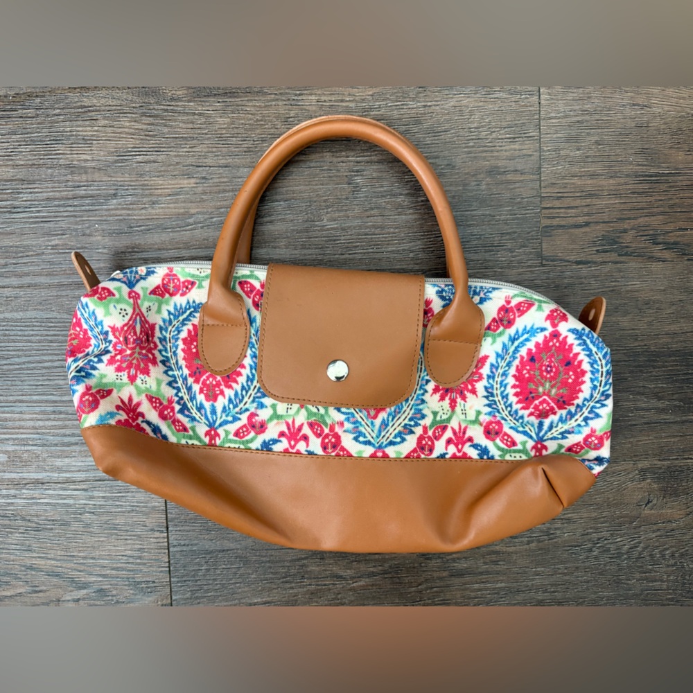 Like new Wine cooler tote in a pretty floral pattern. Great lunch bag, too.